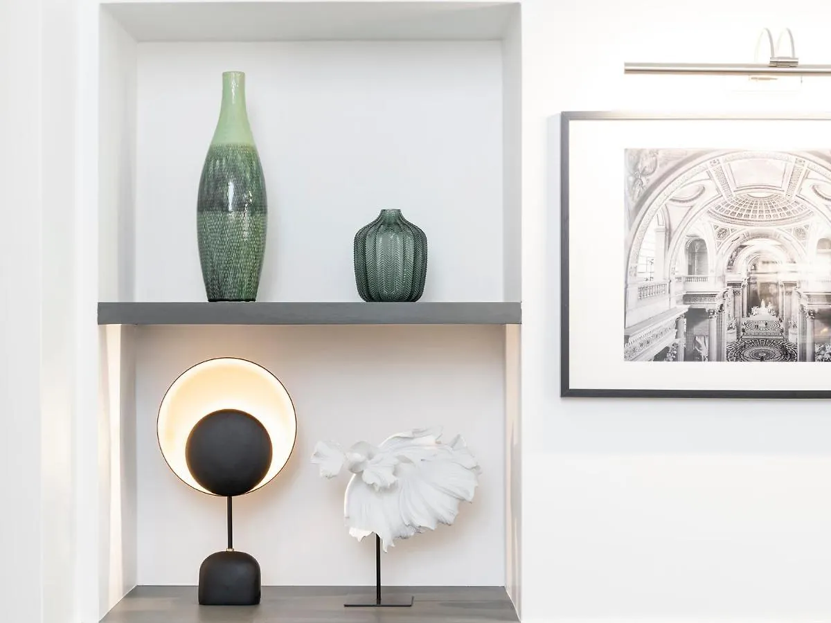Apartman Livinparis - Luxury 3 Bedrooms Opera I *